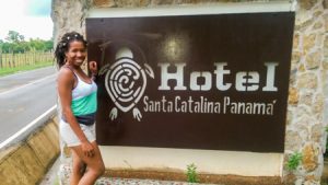 Keishia in front of the Hotel Santa Catalina